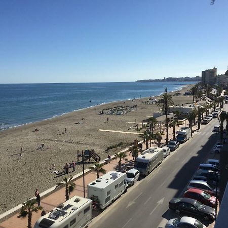 Beachfront, Two Bed- & Bathrooms, Private Parking Fuengirola Exterior photo